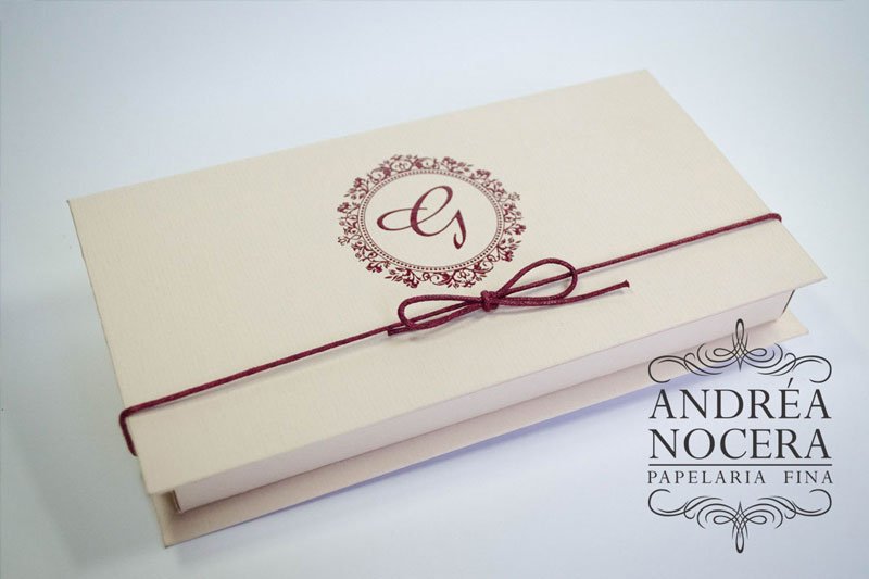 Convite de debutante floral cor marsala